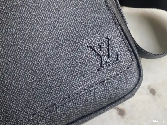 PM DISTRICT LOUIS VUITTON 0607